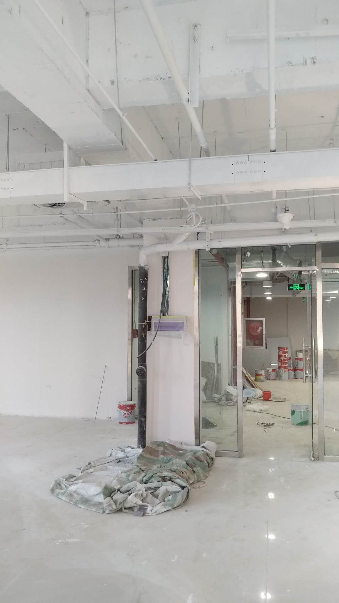 墙面漆选用哪种品牌好？墙面漆需求刷几遍？